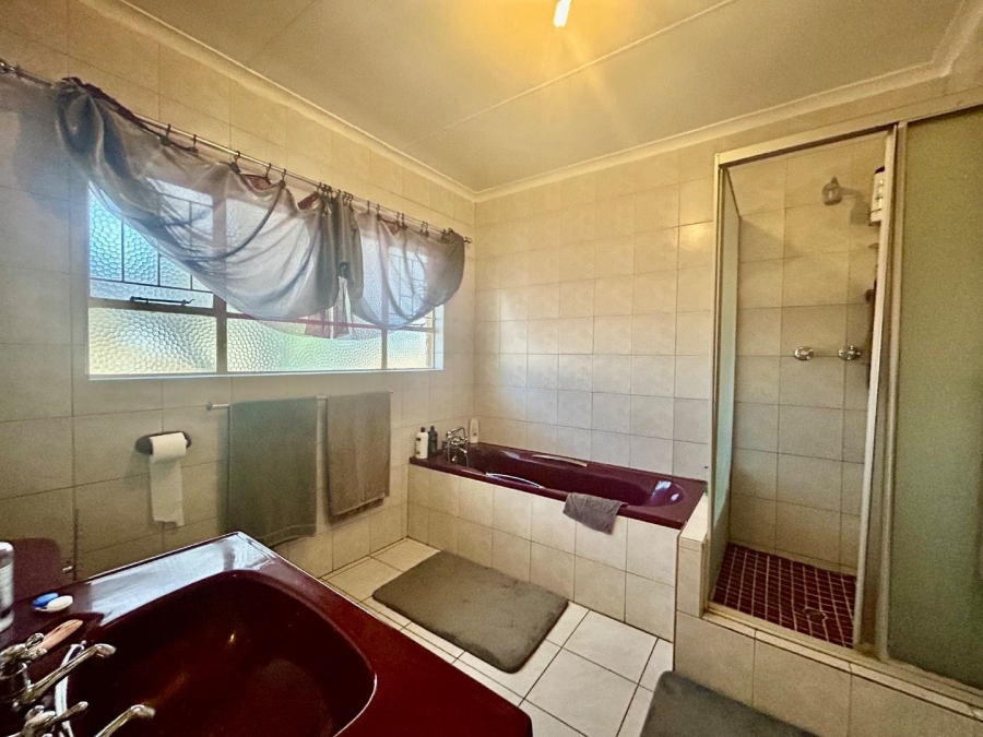 4 Bedroom Property for Sale in Universitas Ridge Free State